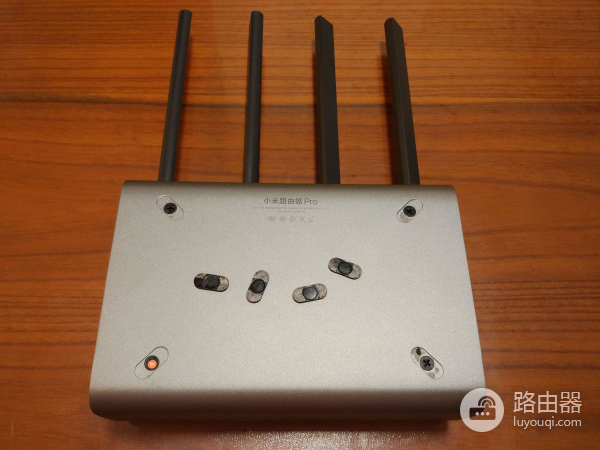 如何把路由器改成小米的(自己动手,小米路由PRO变小米路由HD)
