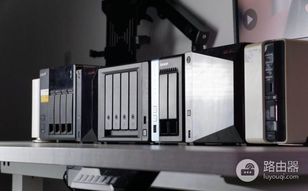 路由器自己怎么组网口(小白用户也能轻松组建NAS?一文告诉你路由器的2.5G网口有多重要)