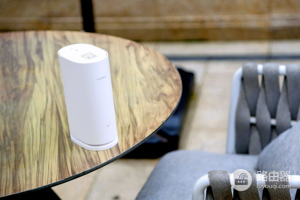 华为千兆路由器如何组网(居然可以这样?华为路由Q6组网神操作,有电就有好Wi-Fi)