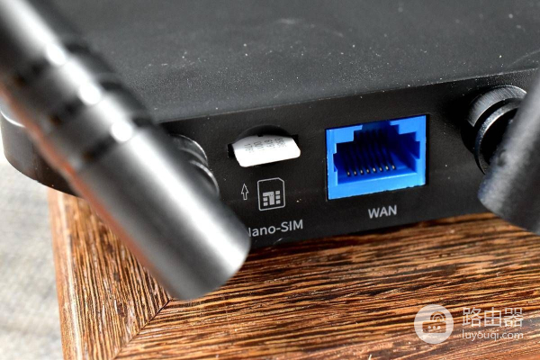 插卡接路由器组网(可以插4G卡的无线组网路由-蒲公英X4C 全网通4G插卡无线路由器)