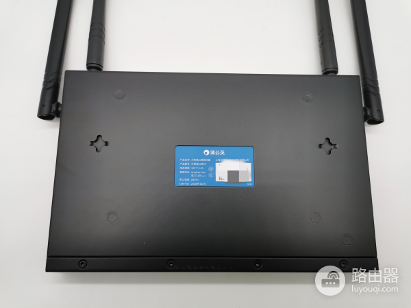 组网盒子和路由器(手机、电视盒子也能异地组网访问NAS:蒲公英路由器X5、X4C体验)