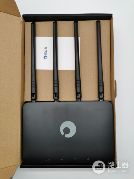 组网盒子和路由器(手机、电视盒子也能异地组网访问NAS:蒲公英路由器X5、X4C体验)