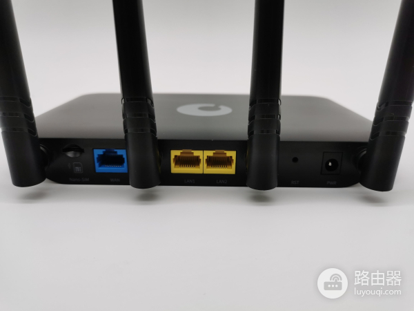 组网盒子和路由器(手机、电视盒子也能异地组网访问NAS:蒲公英路由器X5、X4C体验)