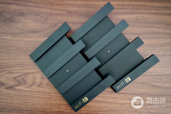 华为三台路由器组网(华为路由AX3 Pro组网实测 穿多堵墙后的楼道里面信号很强)