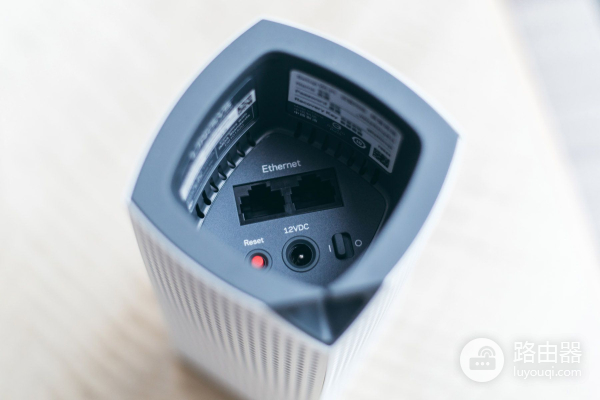 别墅怎么用路由器组网(500平别墅无缝漫游:两套领势Velop AC6600路由器WiFi组网实战)