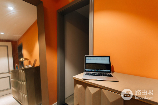 别墅怎么用路由器组网(500平别墅无缝漫游:两套领势Velop AC6600路由器WiFi组网实战)