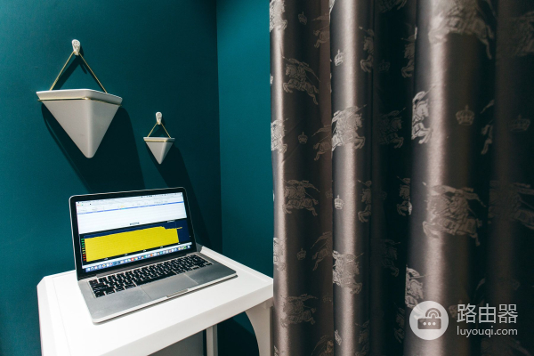 别墅怎么用路由器组网(500平别墅无缝漫游:两套领势Velop AC6600路由器WiFi组网实战)