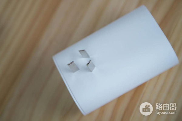 华为路由器混合动力组网( 让Wi-Fi覆盖每个角落 四链路混合组网的子母路由华为路由Q2S评测)