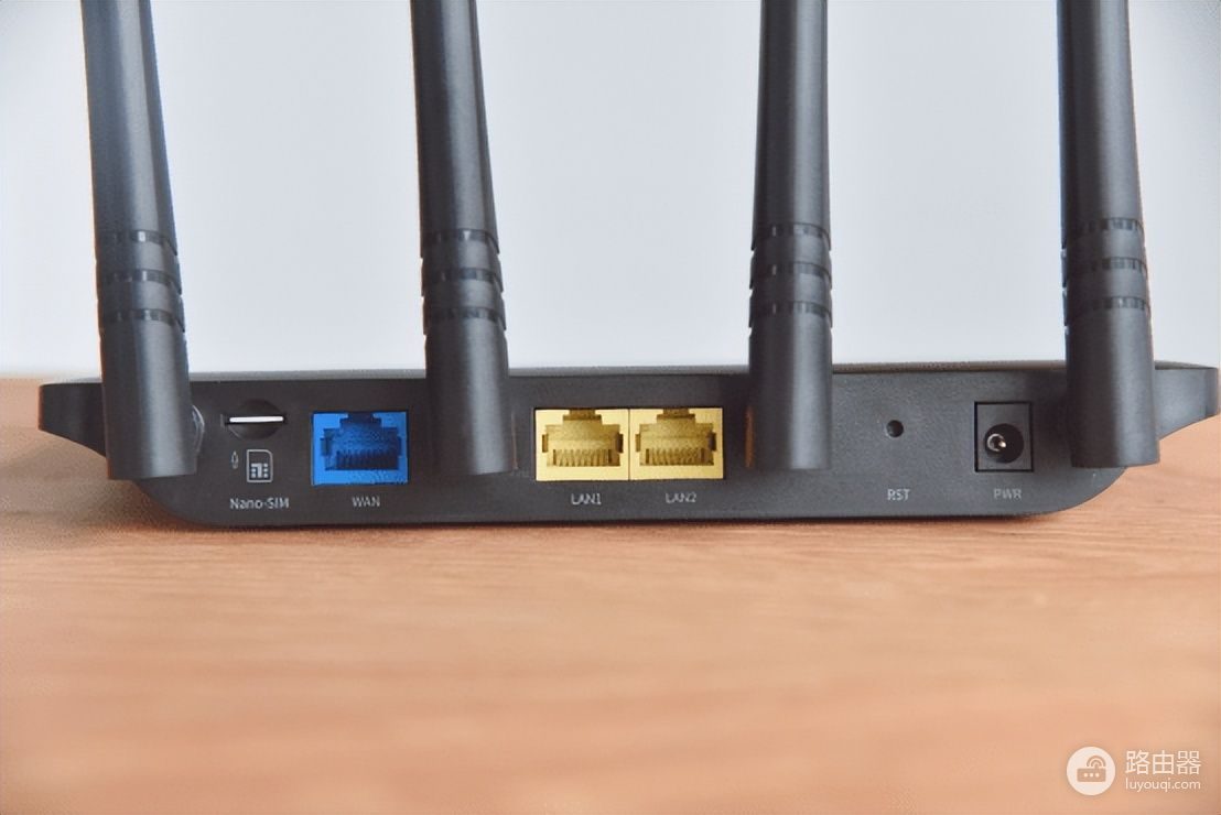 出租房路由器组网(毕业季租房好物:4G路由器,1G一分钱,蒲公英X4C值)