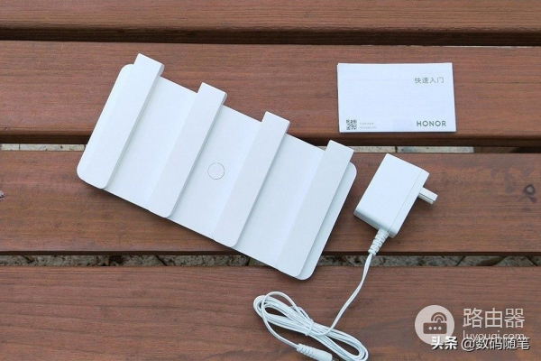 华为与荣耀路由器怎么组网(荣耀路由4 Pro和华为路由AX6作比较，选哪款更好？)