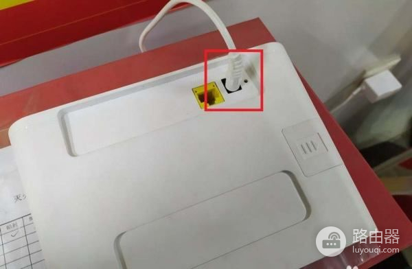 华为路由器为何亮红灯(华为路由器红灯一直亮)