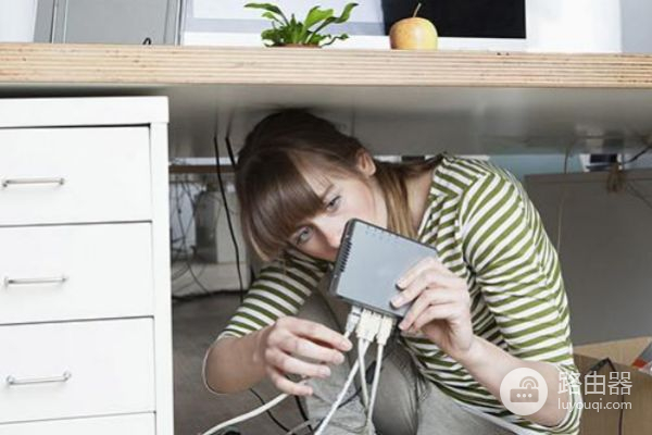 什么样的路由器穿墙效果好(哪个牌子的哪种路由器信号强穿墙能力强)