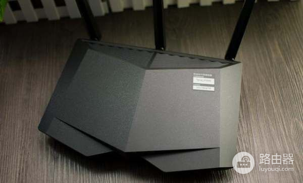 路由器安装在弱电箱里(怎么把路由器从弱电箱里移到客厅)