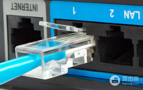 路由器贴一个创可贴,太厉害了,网速提升好几倍,看看回家试一试