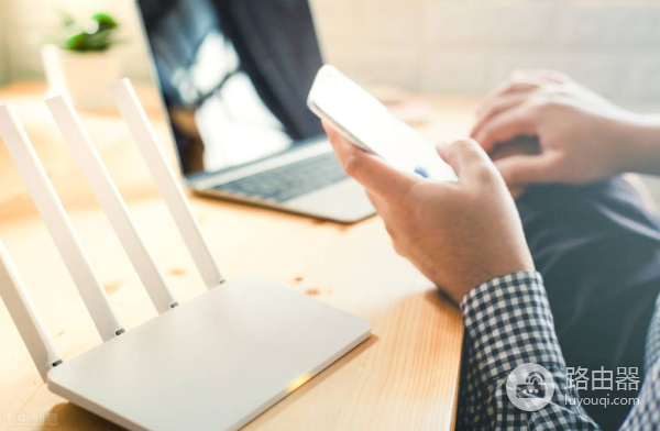 路由器贴一个创可贴,太厉害了,网速提升好几倍,看看回家试一试
