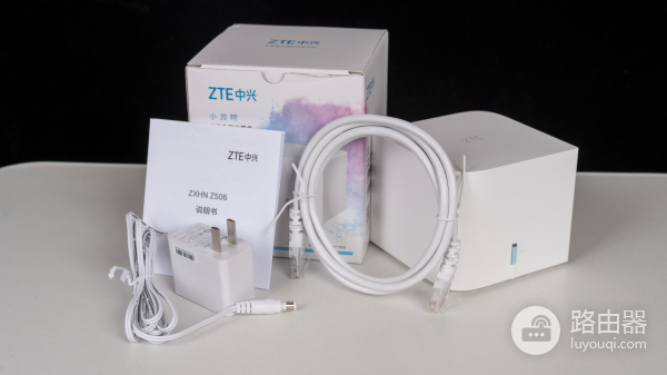 中兴智慧家庭小方糖路由器体验，外观、体积和价格甜度满分