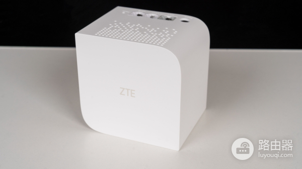 中兴智慧家庭小方糖路由器体验，外观、体积和价格甜度满分