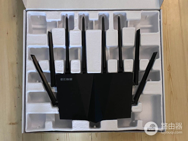 八根天线可接设备多,飞鱼星家用无线路由器测试