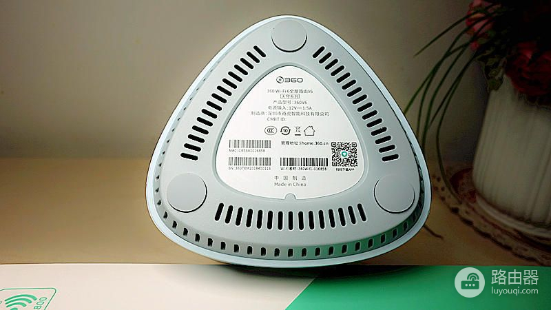 WiFi6千兆路由器、快速安全覆盖广，360全屋路由V6测评