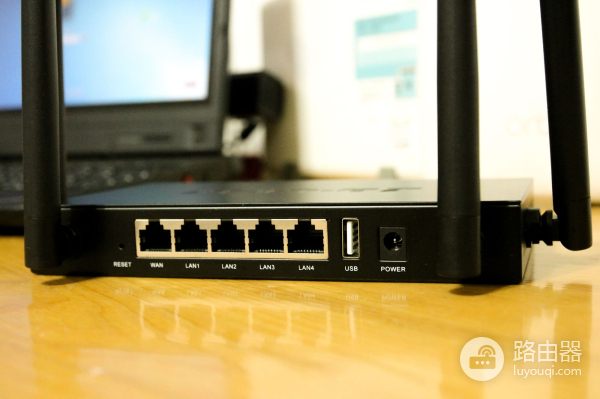 不足200元！体验入门级企业级路由器，千兆四天线覆盖