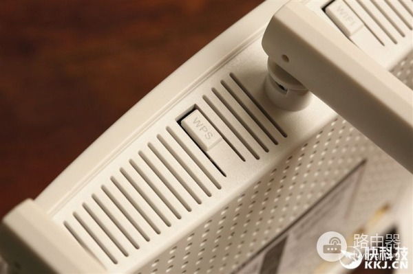 双频1900Mbps！腾达AC15千兆旗舰级路由器体验评测