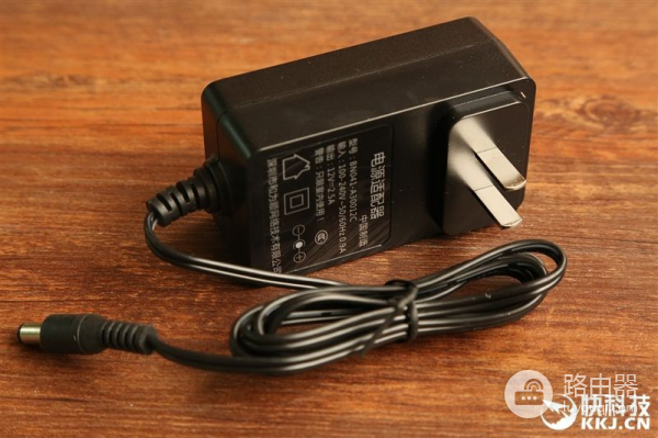 双频1900Mbps！腾达AC15千兆旗舰级路由器体验评测