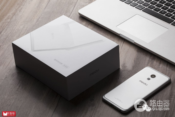 魅族路由器极速版开箱:智能路由市场新选择