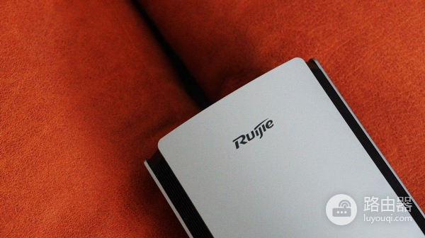 你家多久没换路由器了?8颗独立信号放大器的锐捷星耀M32实测