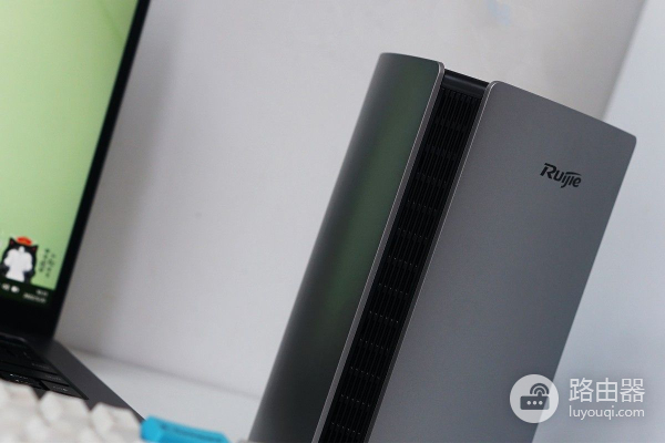 你家多久没换路由器了?8颗独立信号放大器的锐捷星耀M32实测