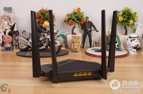 AC9之后,腾达又推出了一款AC10路由器,看着很诱人