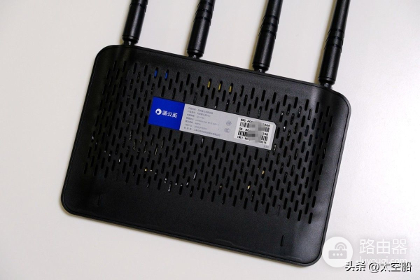 宽带突发断网何所惧，插卡无线路由器蒲公英X4C评测