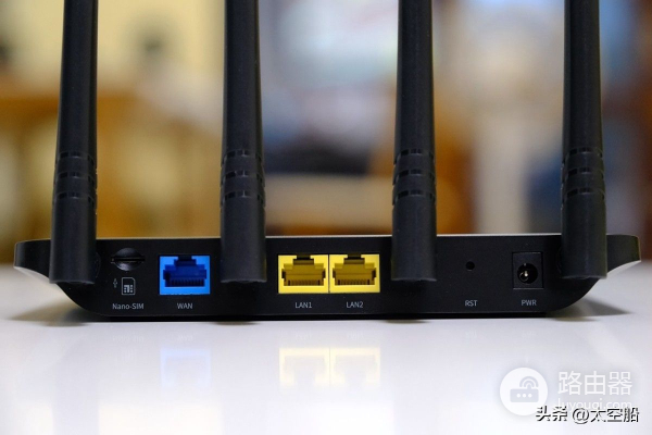 宽带突发断网何所惧，插卡无线路由器蒲公英X4C评测