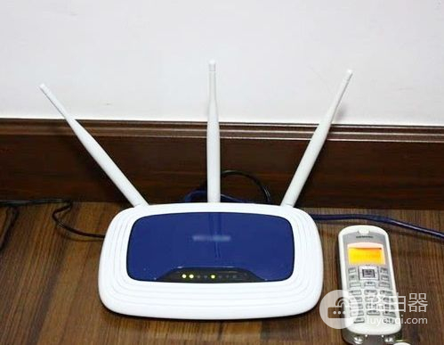 路由器天线竖着放还是横着放?它的摆放有窍门,难怪网速变龟速!