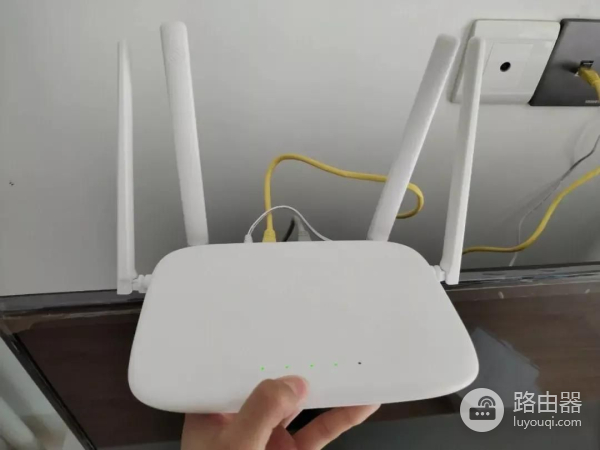 揭秘，路由器上的小开关，有两大功能，很多人还不知道