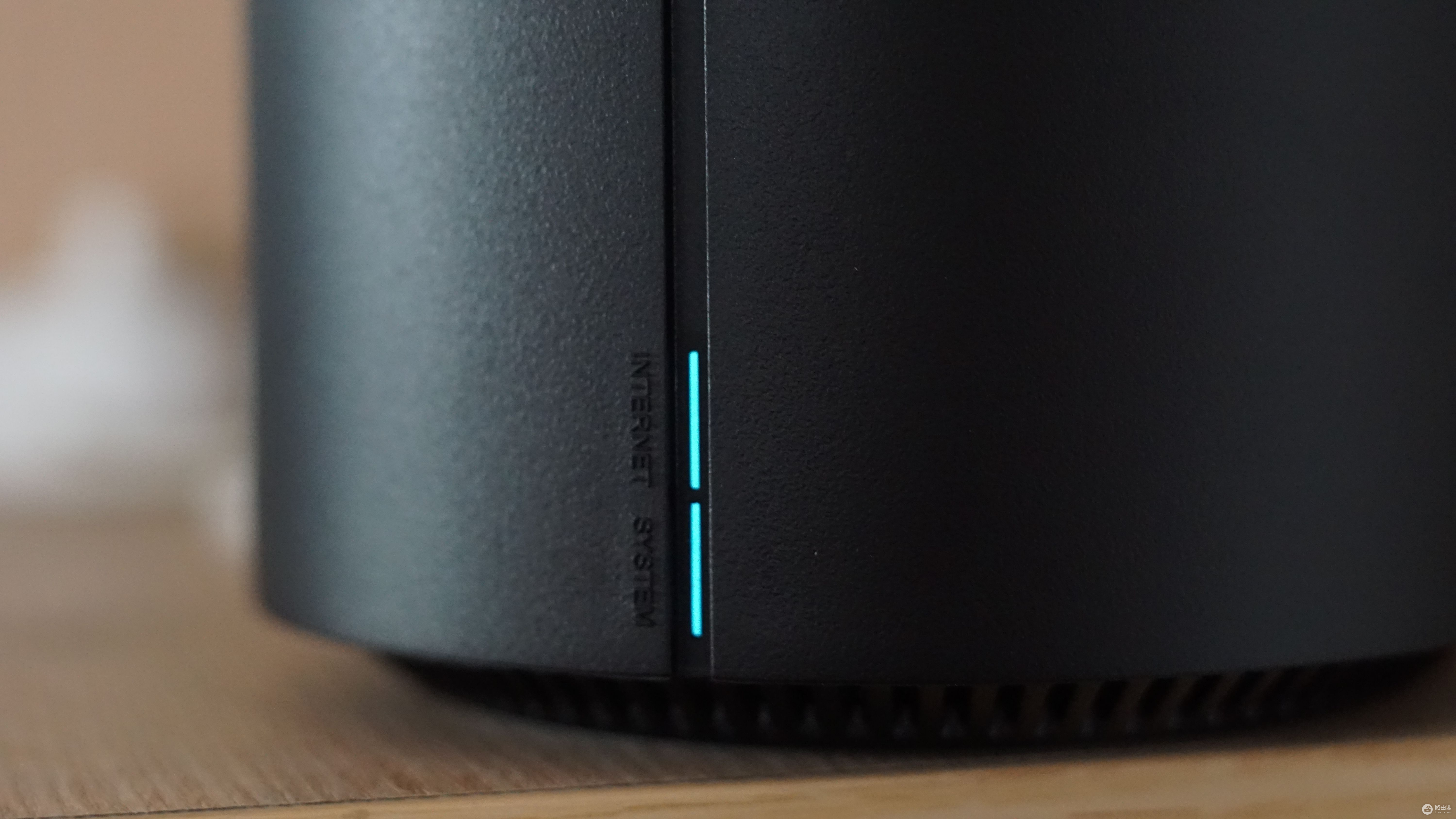 小米百元旗舰路由器AC2100开箱：这车很稳，不翻？