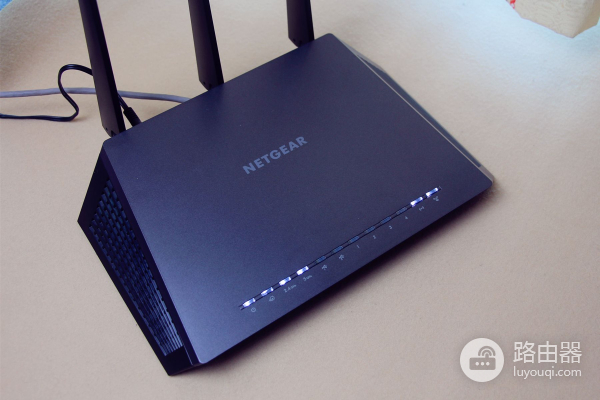 路由器怎么选?WiFi信号强度、速度、穿墙、延迟等都是关注重点!