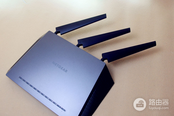 路由器怎么选?WiFi信号强度、速度、穿墙、延迟等都是关注重点!