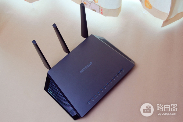 路由器怎么选?WiFi信号强度、速度、穿墙、延迟等都是关注重点!