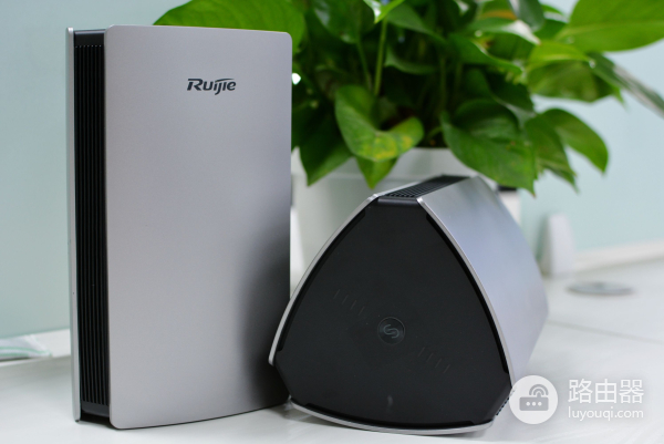 一键组网分布式路由器，锐捷星耀M32超强信号专治多层户型
