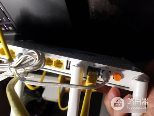 电脑连接路由器后怎么设置才能上网(分流出来的网线连接路由器后要怎么设置)