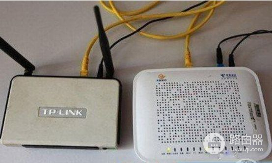 联通光钎路由器线路怎么插图解教程(光纤怎么连接路由器)