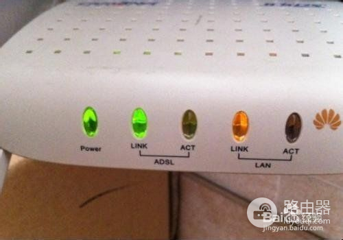 路由器的灯没亮是怎么回事(路由器上面的灯一个都没亮是怎么了)