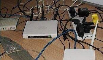 家里电线杂乱无章？有了这款路由器收纳盒，把插线板“藏”起来