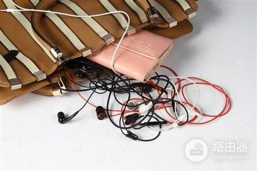 家里电线杂乱无章？有了这款路由器收纳盒，把插线板“藏”起来