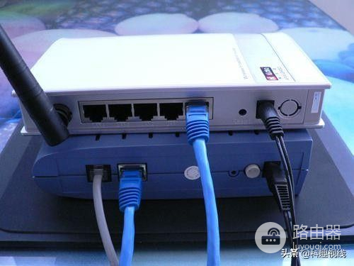 一个路由器开一年会产生多少电费？今天给大家算一算！