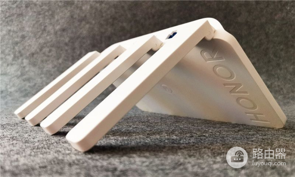 荣耀路由X3对标小米路由4A百兆版,谁才是百元路由器的王者?