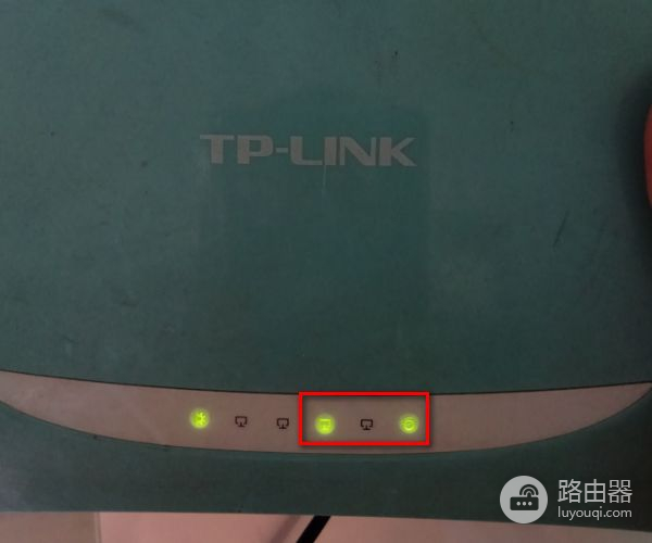 路由器都是绿灯(路由器的绿灯闪烁是怎么回事)