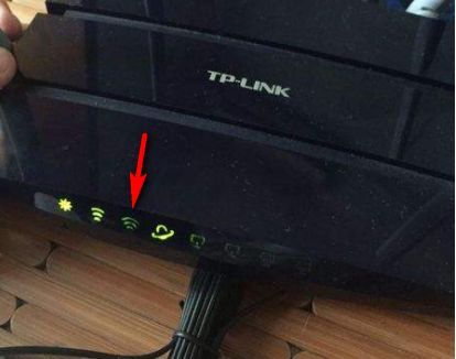 路由器都是绿灯(路由器的绿灯闪烁是怎么回事)