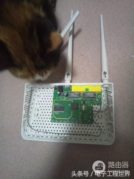 拆一个三天线穿墙王路由器,打开外壳那一刻,我惊呆了