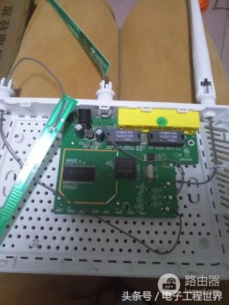 拆一个三天线穿墙王路由器,打开外壳那一刻,我惊呆了